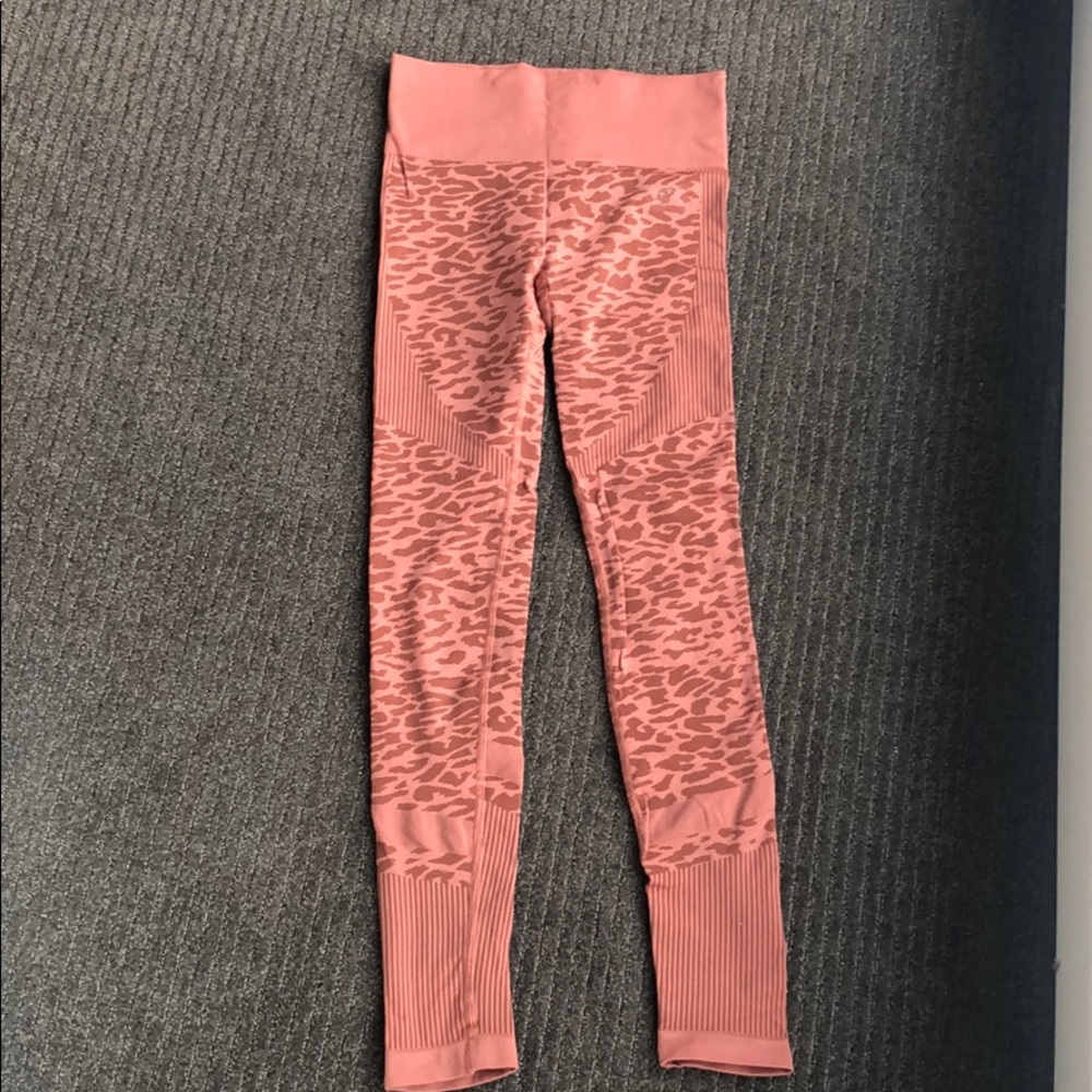 Cheetah pink Varley workout tights
